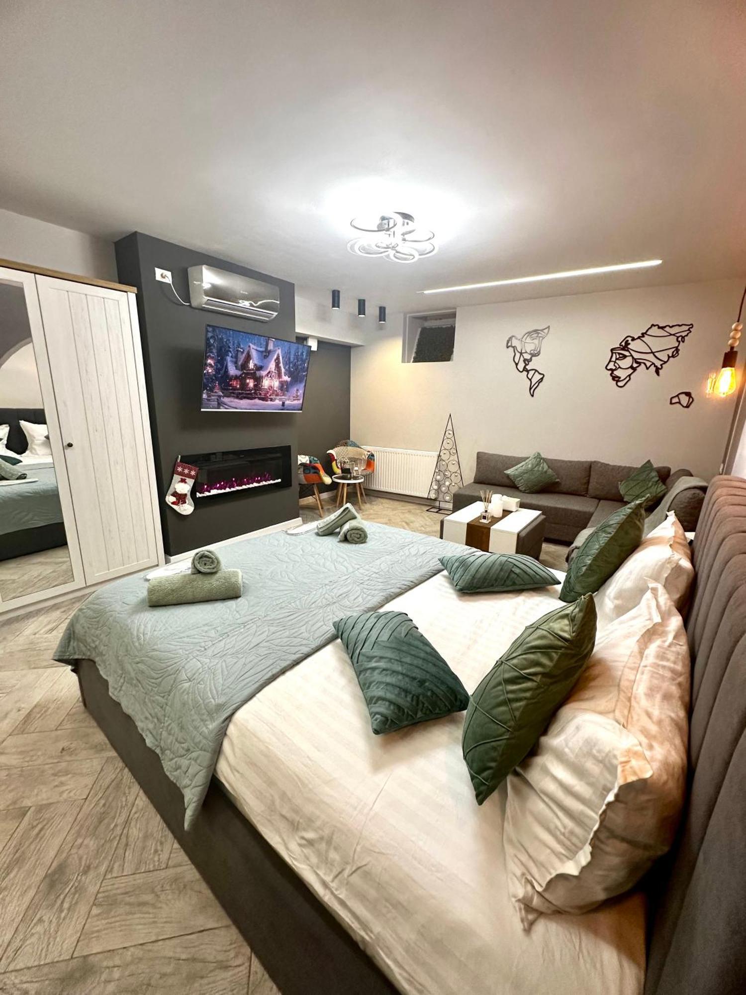 Stay Inn Central Brasov Ap 3 Bagian luar foto