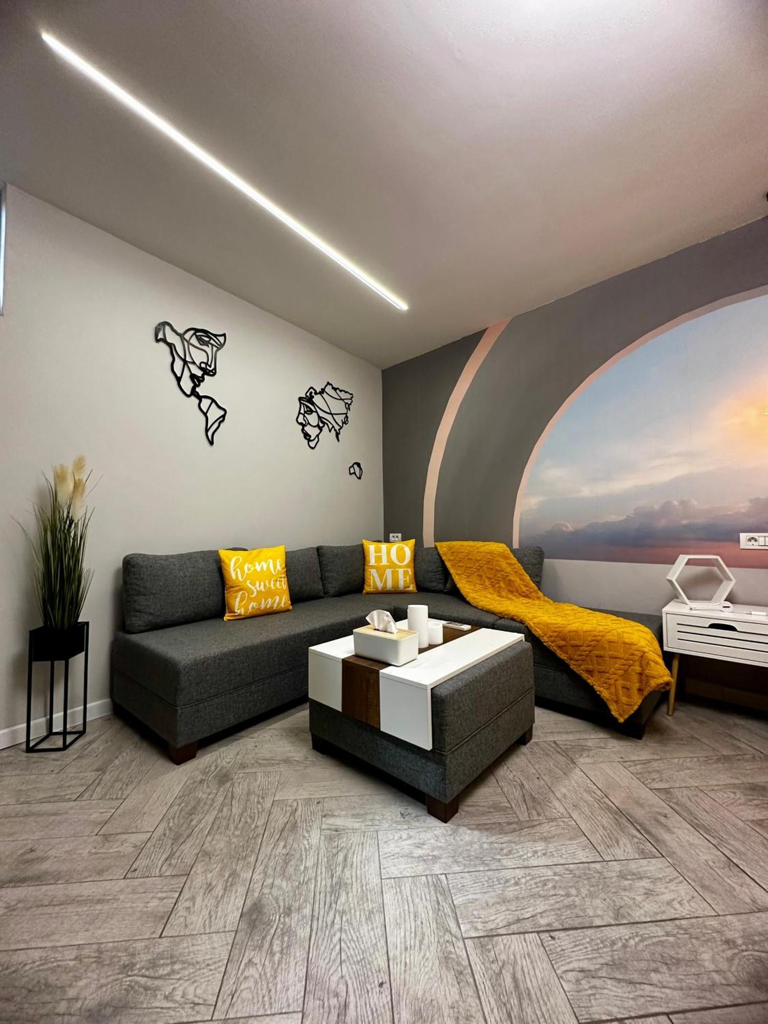 Stay Inn Central Brasov Ap 3 Bagian luar foto